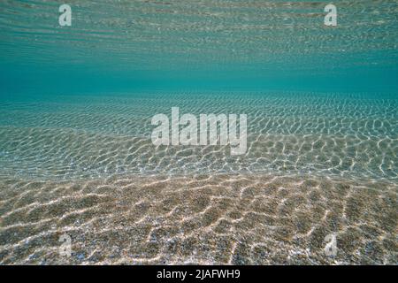 Ondulations de sable sous l'eau sous la surface de la mer avec eau claire, fond d'océan de sable naturel, océan Atlantique, Espagne Banque D'Images