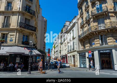 Paris, France, Crowded Street Outside Le Central Bar, in Le Marais  District, Gay Bars, (Closed 2010) Gay FLag gay district of Paris  gentrification, marais gay Stock Photo - Alamy