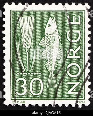 NORVÈGE - VERS 1963 : un timbre imprimé en Norvège montre le seigle et le poisson, vers 1963 Banque D'Images