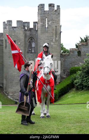 Chevalier et Squire au château de Warwick, Warwickshire, West Midlands, Angleterre, Royaume-Uni, 2022 Banque D'Images