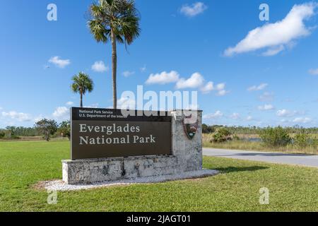 Floride, États-Unis - 1 janvier 2022 : le panneau du parc national des Everglades est affiché en Floride, États-Unis. Banque D'Images