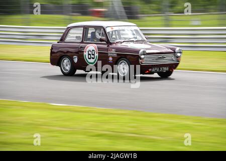 CHAMPIONNAT DE VOITURES BARC CLUB - OULTON PARK le British automobile Racing Club revient à Oulton Park ce week-end pour une journée de course intense Banque D'Images