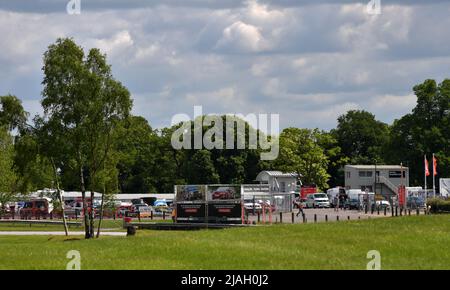 CHAMPIONNAT DE VOITURES BARC CLUB - OULTON PARK le British automobile Racing Club revient à Oulton Park ce week-end pour une journée de course intense Banque D'Images