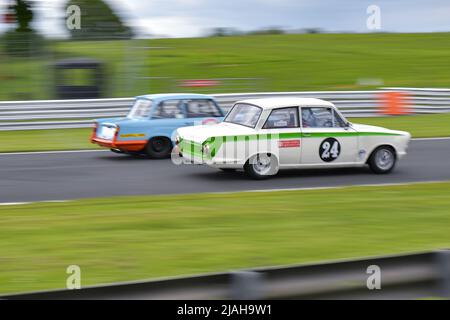 CHAMPIONNAT DE VOITURES BARC CLUB - OULTON PARK le British automobile Racing Club revient à Oulton Park ce week-end pour une journée de course intense Banque D'Images