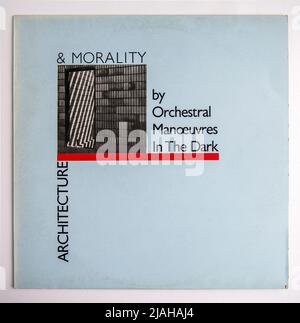 LP Cover of Architecture and Morality, le troisième album de studio de orchestral manoeuvres in the Dark (OMD), sorti en 1981 Banque D'Images