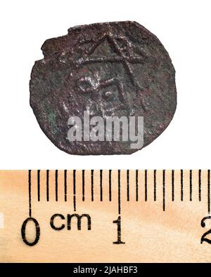 Pièces de cuivre de la Horde d'Or. Numéro 15 1. Macro. Isolé sur blanc Banque D'Images