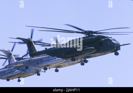 Formation d'hélicoptères Super Stallion USMC CH53E Banque D'Images