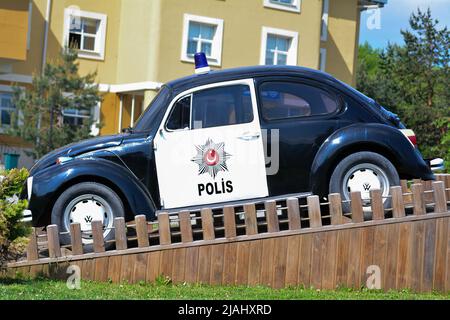 Voiture de police, Volkswagen sa voiture rétro la plus emblématique, la VW Beetle Bolu Turquie Banque D'Images