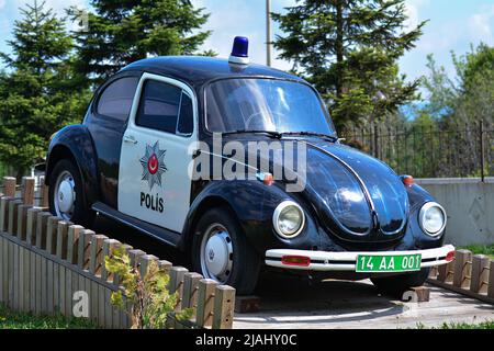 Voiture de police, Volkswagen sa voiture rétro la plus emblématique, la VW Beetle Bolu Turquie Banque D'Images