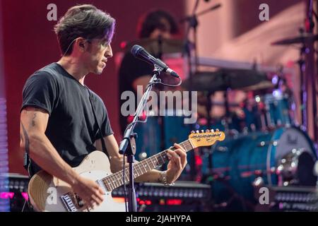 Vérone, Italie. 7th juillet 2022. Le chanteur italien Francesco Gabbani lors de ses concerts dans l'Arena di Verona, pour 'ViceVersa tour' Banque D'Images