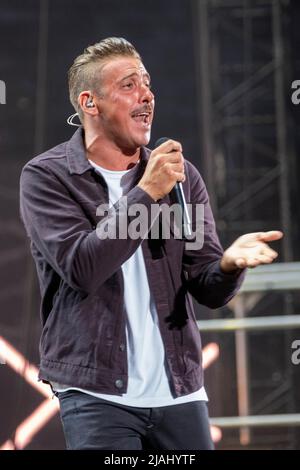 Vérone, Italie. 7th juillet 2022. Le chanteur italien Francesco Gabbani lors de ses concerts dans l'Arena di Verona, pour 'ViceVersa tour' Banque D'Images