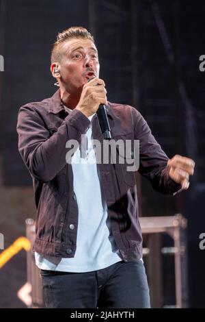 Vérone, Italie. 7th juillet 2022. Le chanteur italien Francesco Gabbani lors de ses concerts dans l'Arena di Verona, pour 'ViceVersa tour' Banque D'Images