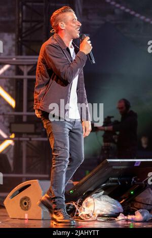 Vérone, Italie. 7th juillet 2022. Le chanteur italien Francesco Gabbani lors de ses concerts dans l'Arena di Verona, pour 'ViceVersa tour' Banque D'Images