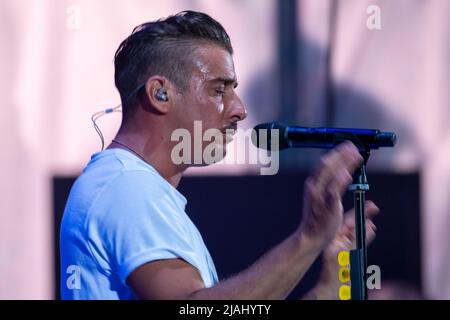 Vérone, Italie. 7th juillet 2022. Le chanteur italien Francesco Gabbani lors de ses concerts dans l'Arena di Verona, pour 'ViceVersa tour' Banque D'Images