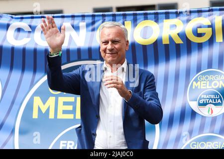 Dario Allevi est vu tandis que Giorgia Meloni, chef du parti politique des Fratelli d'Italia a parlé en soutien du candidat de centre-droit Dario Allevi à Monza, Italie, sur 30 mai 2022 Banque D'Images