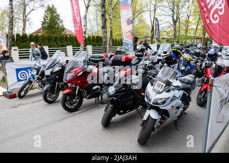 Ouverture de la saison estonienne de la moto. Rassemblement de motocyclistes ou rassemblement. Banque D'Images