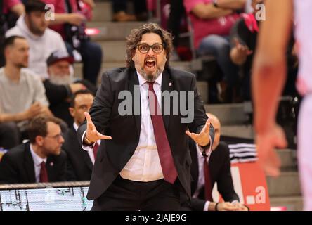 Bonn, Allemagne. 05th mars 2022. Telekom Dome, Basketball Bundesliga, playoff, semifinal, BBL, Telekom paniers Bonn vs Bayern Munich, le Headcoach Andrea Trinchieri (Bayern) gestes. Crédit : Juergen Schwarz/Alay Live News Banque D'Images