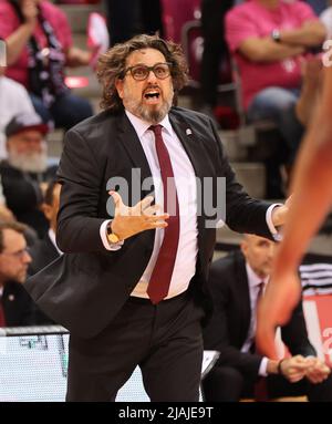 Bonn, Allemagne. 05th mars 2022. Telekom Dome, Basketball Bundesliga, playoff, semifinal, BBL, Telekom paniers Bonn vs Bayern Munich, le Headcoach Andrea Trinchieri (Bayern) gestes. Crédit : Juergen Schwarz/Alay Live News Banque D'Images