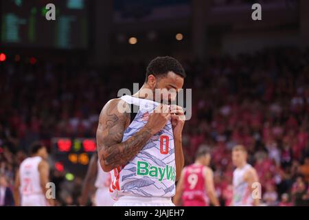 Bonn, Allemagne. 05th mars 2022. Telekom Dome, Basketball Bundesliga, playoff, semifinal, BBL, Telekom paniers Bonn vs Bayern Munich, Nick Weiler-Babb (Bayern) regarde dessus. Crédit : Juergen Schwarz/Alay Live News Banque D'Images