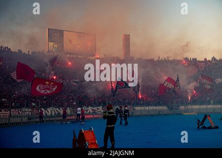 CASABLANCA, MAROC - 30 MAI : fans de Wydad AC lors du match final 2022 de la Ligue des champions de la CAF entre Al Ahly et Wydad AC au Stade Mohammed V le 30 mai 2022 à Casablanca, Maroc. (Photo de Sebastian Frej) Banque D'Images