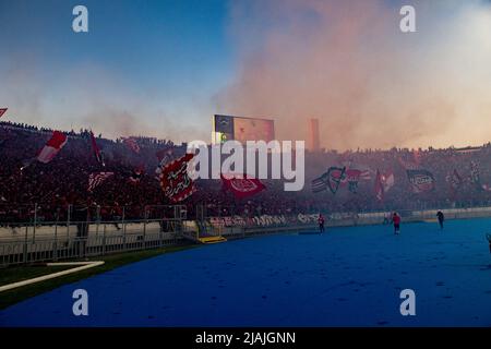 CASABLANCA, MAROC - 30 MAI : fans de Wydad AC lors du match final 2022 de la Ligue des champions de la CAF entre Al Ahly et Wydad AC au Stade Mohammed V le 30 mai 2022 à Casablanca, Maroc. (Photo de Sebastian Frej) Banque D'Images