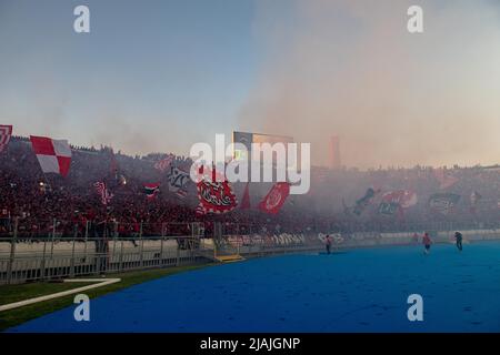 CASABLANCA, MAROC - 30 MAI : fans de Wydad AC lors du match final 2022 de la Ligue des champions de la CAF entre Al Ahly et Wydad AC au Stade Mohammed V le 30 mai 2022 à Casablanca, Maroc. (Photo de Sebastian Frej) Banque D'Images