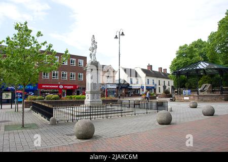 War Memorial, Market place, Cannock, Staffordshire, Angleterre, Royaume-Uni Banque D'Images