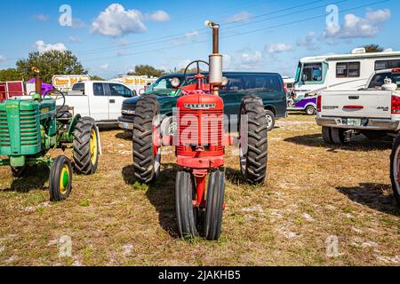 Fort Meade, FL - 23 février 2022: 1939 International Harvester McCormick Farmall modèle H au salon local des tracteurs Banque D'Images