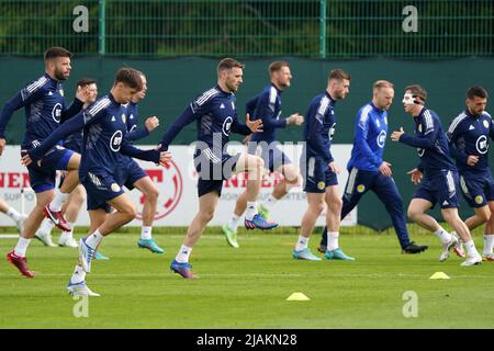 Des joueurs écossais lors d'une session d'entraînement à Oriam, Édimbourg. Date de la photo: Mardi 31 mai 2022. Banque D'Images