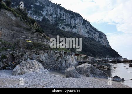 Capri - Monte Solaro dalla Spiaggia di Tiberio Banque D'Images