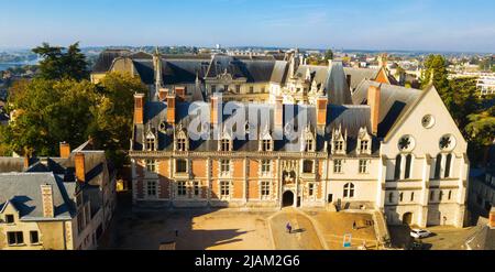 Vue sur le majestueux château de Blois Banque D'Images