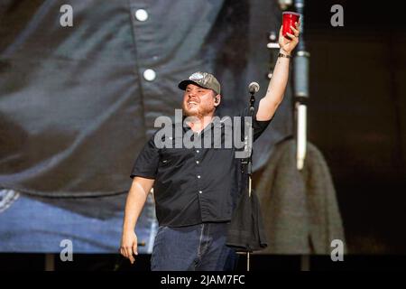 Luke Combs se produit lors de la BottleRock Napa Valley en 2022 à l'exposition de la vallée de Napa sur 29 mai 2022 à Napa, en Californie. Photo : Chris Tuite/imageSPACE/MediaPunch Banque D'Images