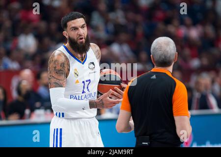 Belgrade, Serbie, 19th mai 2022. Vincent Poireir du Real Madrid réagit lors de la finale 2022 de l'Euroligue Turkish Airlines quatre Belgrade demi-finale Un match entre le FC Barcelone et le Real Madrid au Stark Arena de Belgrade, Serbie. 19 mai 2022. Crédit : Nikola Krstic/Alay Banque D'Images