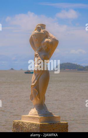 Statue d'une femme porte-eau Panama City, Panama Banque D'Images