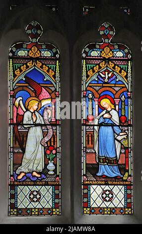 Vitraux de Frederick Preedy représentant l'annonce de la Sainte Vierge Marie, de l'église des Saints, de l'église de Lench, du Worcestershire Banque D'Images