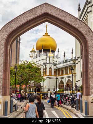 La mosquée du Sultan, ou le sultan de Masjid, République de Singapour. La mosquée du Sultan est la plus grande de Singapour et un monument national. Il a été conçu par si Banque D'Images