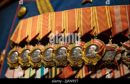 Moscou, Russie - le 23 janvier 2019 : Musée des Forces armées. Différents prix, les ordres et médailles sur l'uniforme de l'armée russe. Banque D'Images