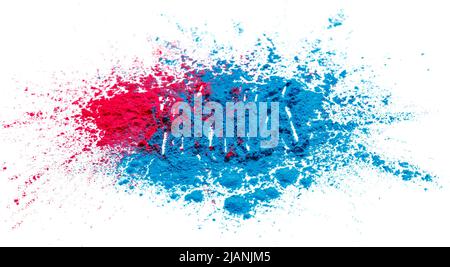arrière-plan en poudre abstraite. Explosion de poudre colorée sur fond blanc. Nuage de couleur. La poussière colorée explose. Peinture Holi Banque D'Images
