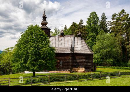 Stara Lubovna Skansen Église grecque catholique en bois de Saint-Archange Michael, République de Slovaquie. Banque D'Images