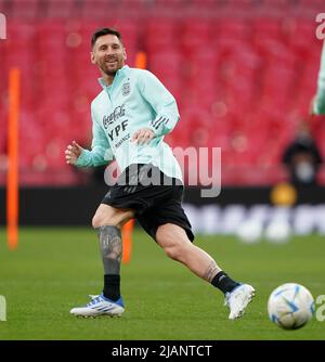 Lionel Messi en Argentine en action lors d'une session d'entraînement au stade Wembley, Londres. Date de la photo: Mardi 31 mai 2022. Banque D'Images