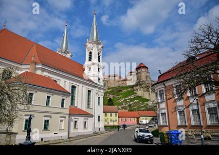 Château d'Esztergom et Saint Ignace de l'église Loyola à Esztergom, Hongrie Banque D'Images