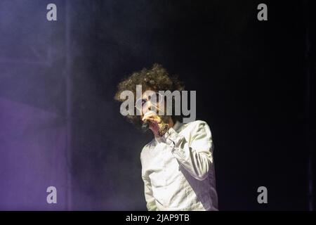 Vérone, Italie. 24th juillet 2020. Le chanteur italien Gio Evan, auteur de chansons, au cours de ses spectacles live à Castello Scaligero - Villafranca di Verona Banque D'Images