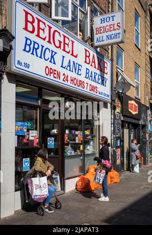 La célèbre boulangerie Beigal Bake ouverte 24 heures sur 24 sur Brick Lane dans l'est de Londres, au Royaume-Uni. Banque D'Images