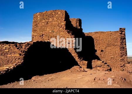 Monument national de Wupatki. Le monument national de Wupatki est un monument national des États-Unis situé dans le centre-nord de l'Arizona, près de Flagstaff. Riche en sites archéologiques amérindiens, le monument est administré par le National Park Service en étroite collaboration avec le monument national du volcan Sunset Crater, situé à proximité. Une version optimisée d'un US National Park Service. Crédit photo : NPS/D.Joyce Banque D'Images