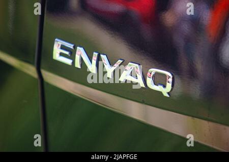 Bucarest, Roumanie - 20 mai 2020 : une voiture électrique Skoda ENYAQ IV. Cette image est destinée à un usage éditorial uniquement. Banque D'Images