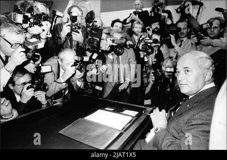 Dr. Rainer Barzel vor dem Flick-Untersuchungsausschuss. Banque D'Images