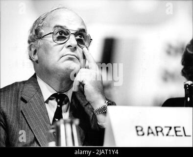 Portrait des Bundesgeräsidenten Dr. Rainer Barzel. Banque D'Images