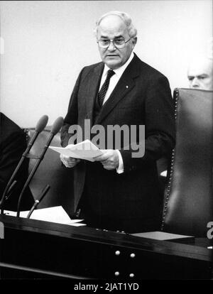 Portrait des Bundestag Dr. Rainer Barzel im Bundestag. Banque D'Images