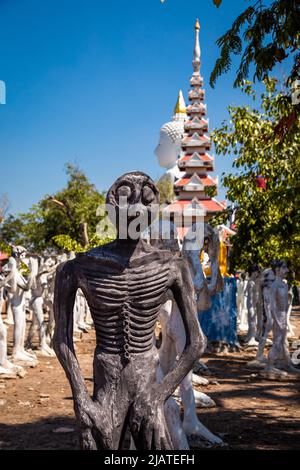 Wat Phai Rong Wua temples, buddhas et sculptures à Suphan Buri, Thaïlande Banque D'Images