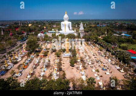 Wat Phai Rong Wua temples, buddhas et sculptures à Suphan Buri, Thaïlande Banque D'Images